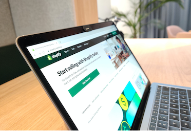 E-commerce Website Success: Picking the Ideal CMS for Your Needs